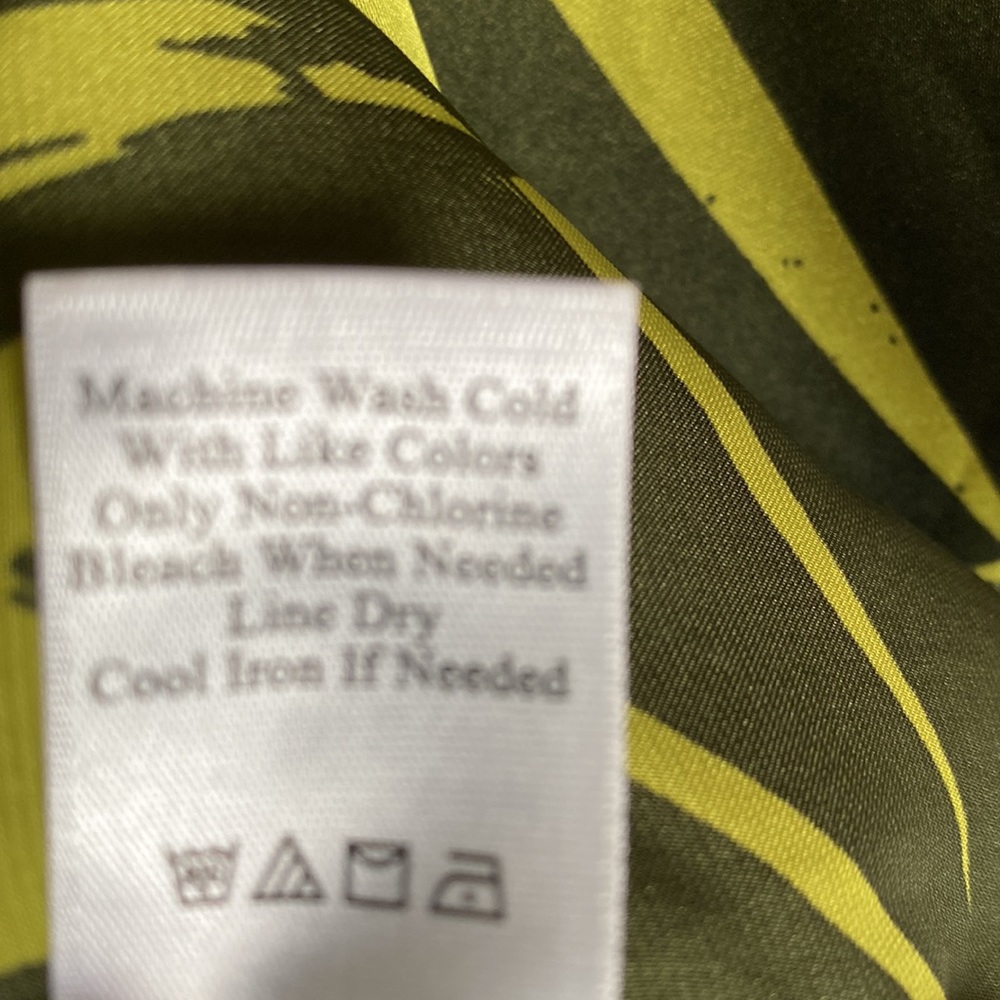 Tunic Style Top With Buttons Down The Back - image 6